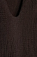TEXTURED V-NECK TOP