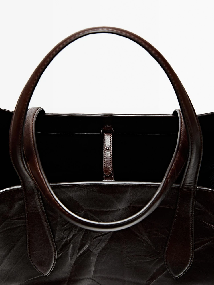 Grand sac effet craquelé en cuir nappa