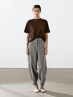 Short sleeve T-shirt with topstitching detail