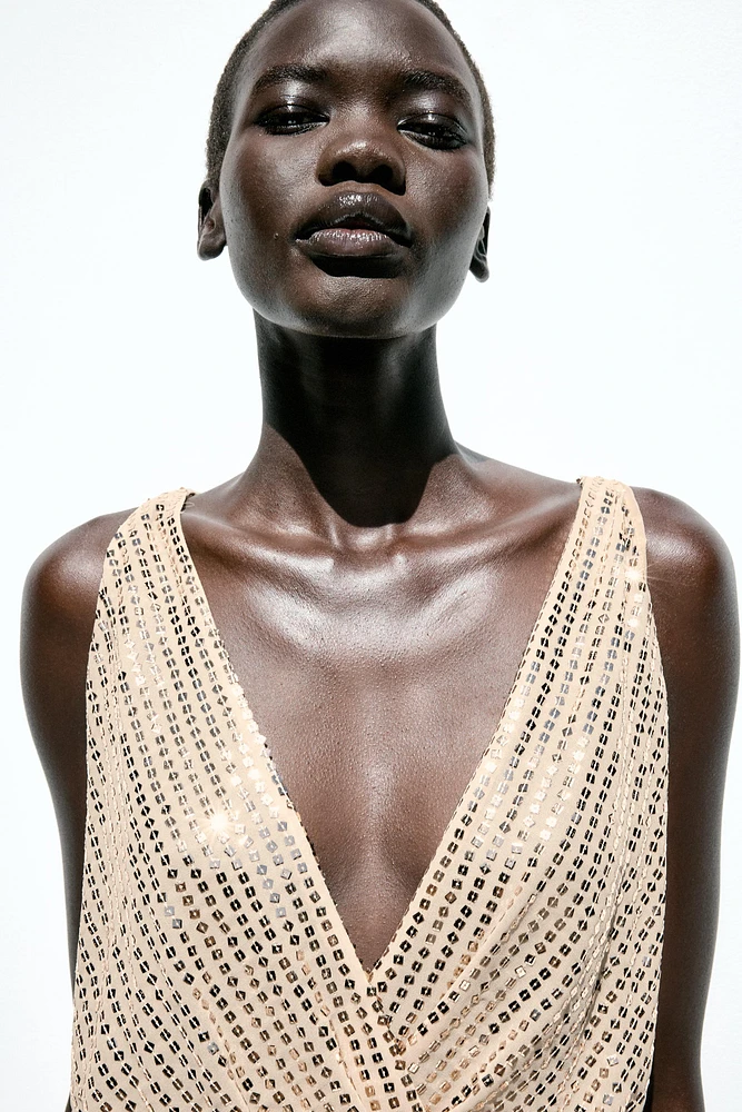 ROBE MIDI À SEQUINS