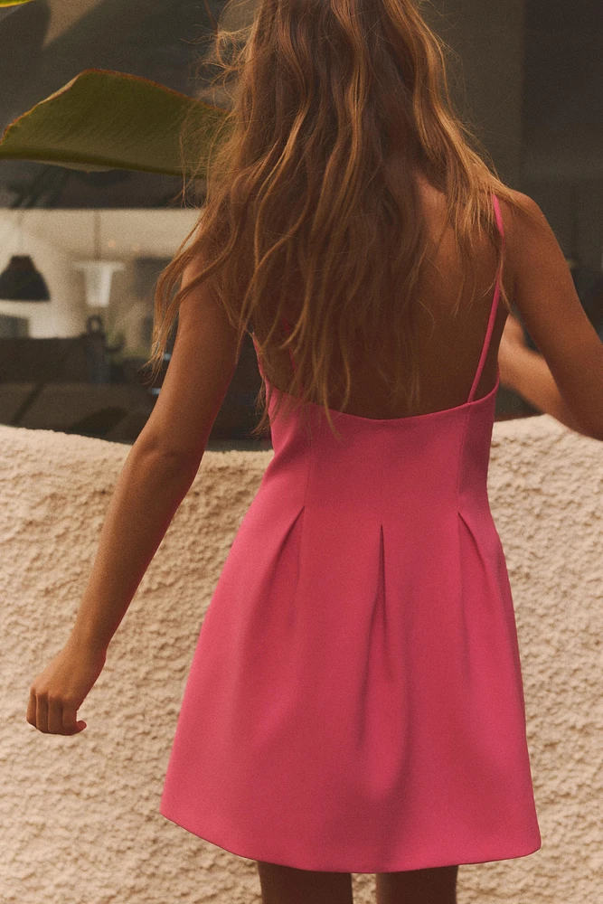 VOLUMINOUS SHORT DRESS