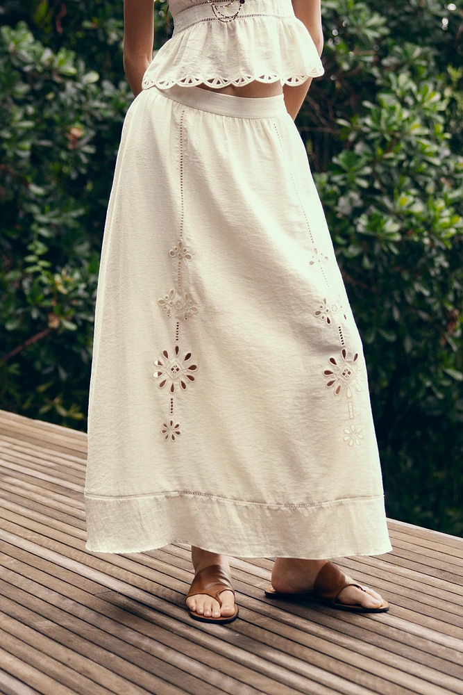 JUPE MIDI BRODERIES AJOURÉES