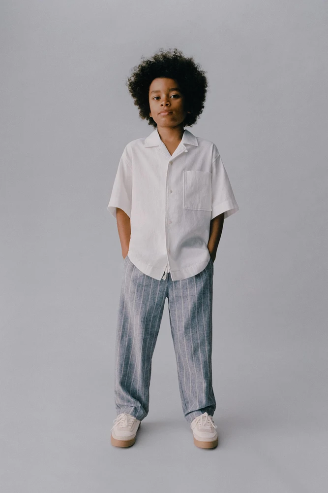 PANTALON À RAYURES CONTENANT DU LIN