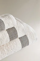 COTTON BATH TOWEL WITH PLEATED BORDER