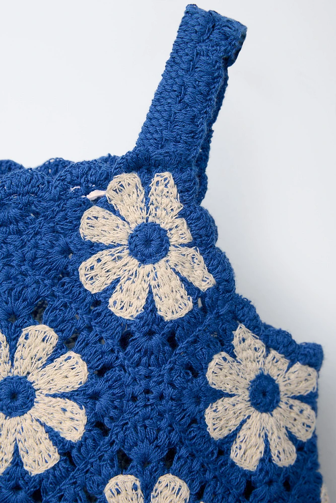 ROBE EN MAILLE CROCHET À FLEURS