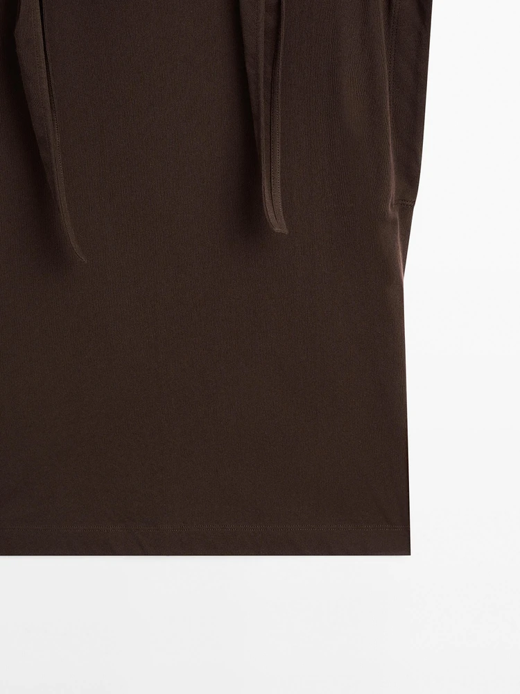 Top with tied neck detail