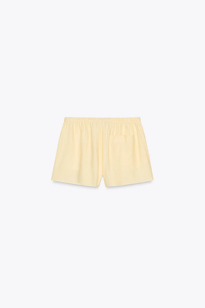 WRINKLE EFFECT SHORTS