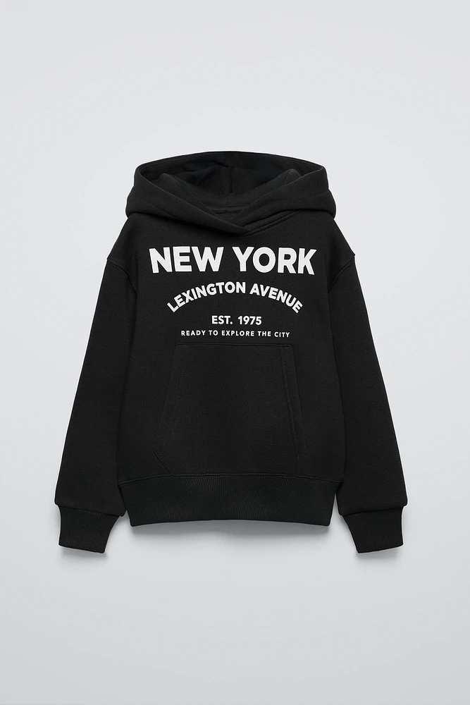 TEXT PRINT HOODED SWEATSHIRT