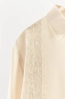 BLOUSE SATINÉE AVEC DENTELLE