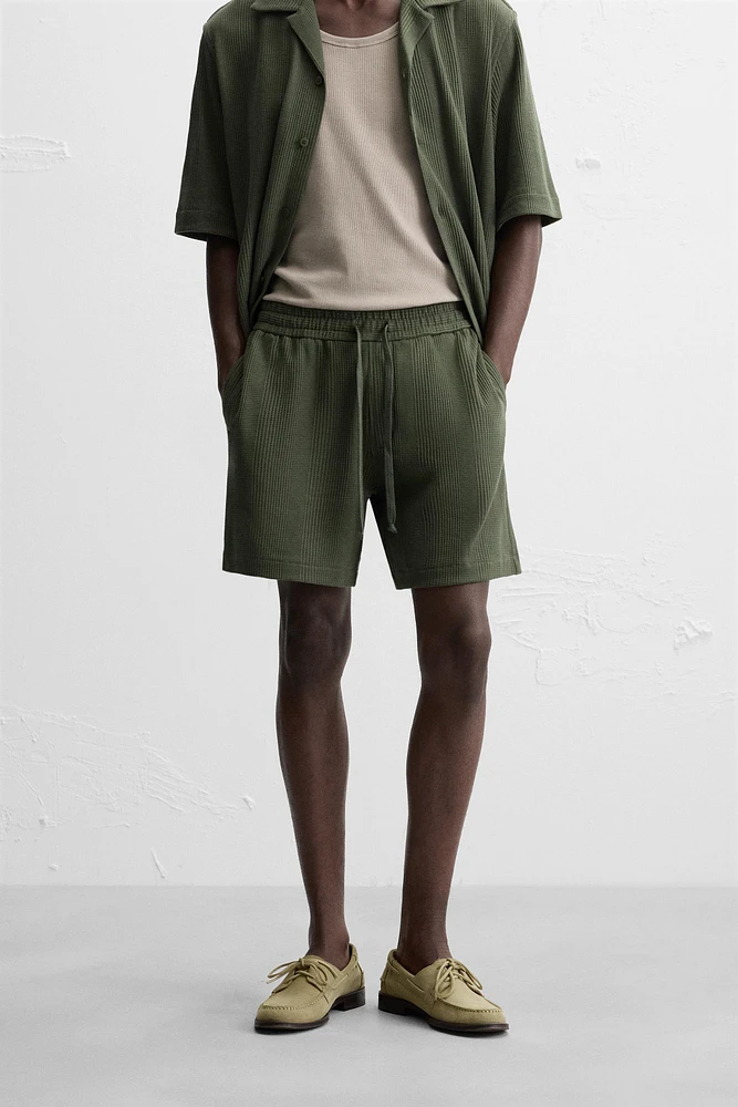 JACQUARD TEXTURED SHORTS