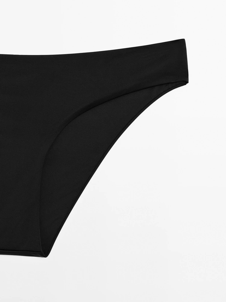 Bikini bottoms with ring detail