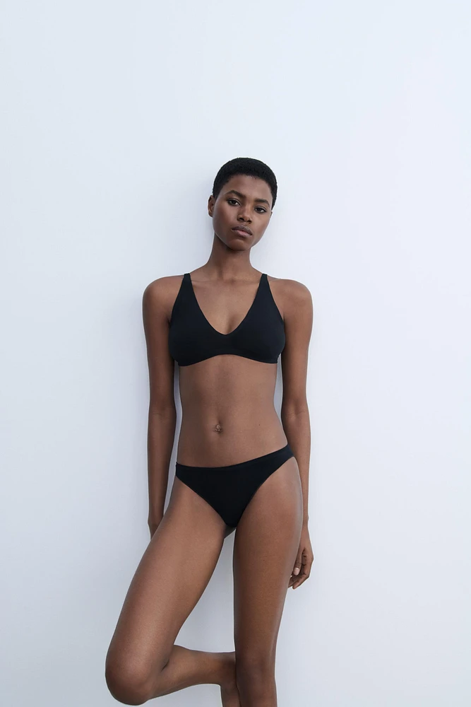 BRALETTE TRIANGLE SANS COUTURE