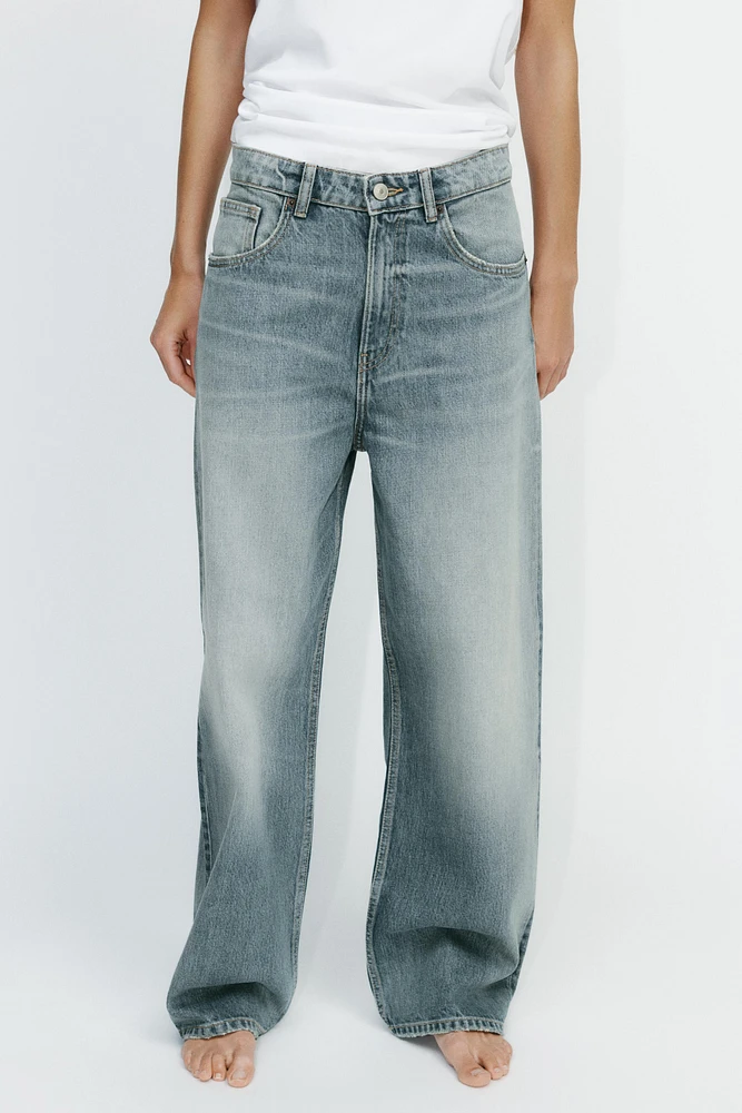 RELAXED OVERSIZE HIGH-WAISTED JEANS