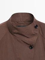 Trench fluide en tissu déperlant