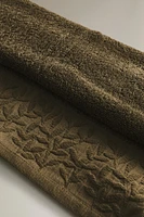 BATH TOWEL WITH FLORAL APPLIQUÉ