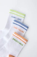LOT DE TROIS PAIRES CHAUSSETTES RAYURES ET INSCRIPTION