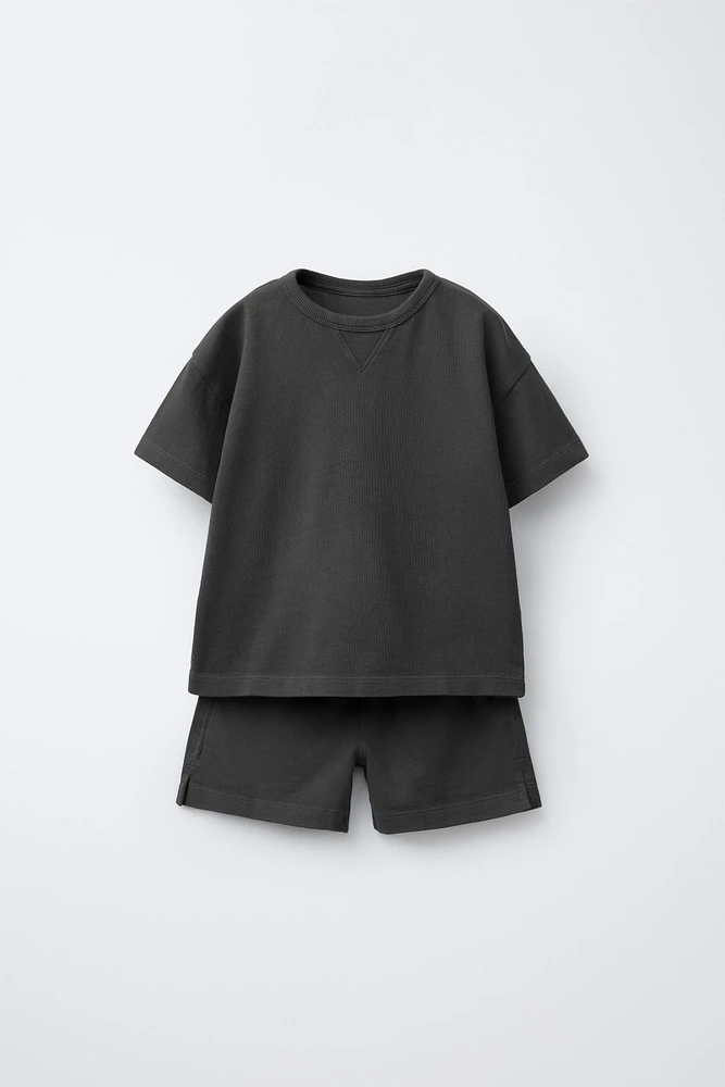 PLAIN T-SHIRT AND BERMUDA JOGGING SET