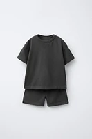 PLAIN T-SHIRT AND BERMUDA JOGGING SET