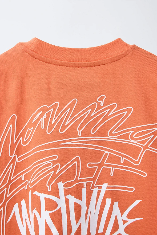 T-SHIRT À IMPRIMÉ GRAFFITI
