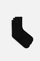 THREE-PACK OF BASIC RIBBED SOCKS