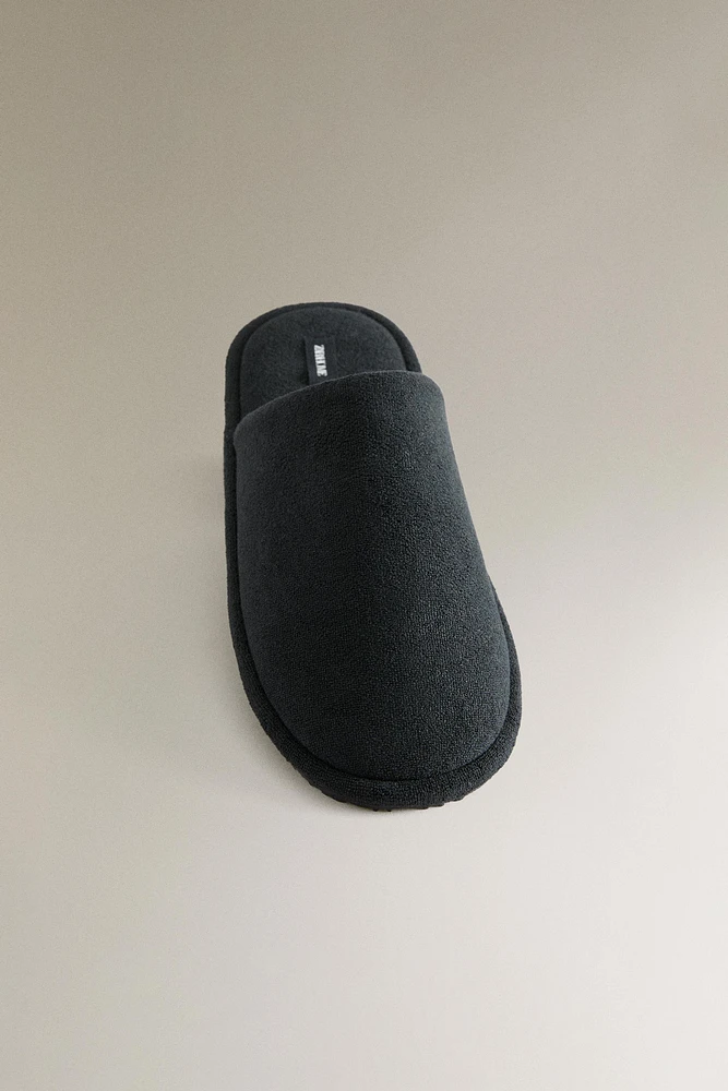 TERRYCLOTH BATHROOM SLIPPERS
