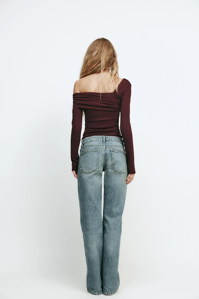 ASYMMETRIC NECKLINE TOP
