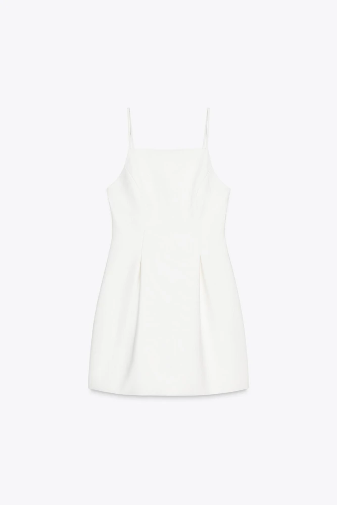 ROBE COURTE À BRETELLES
