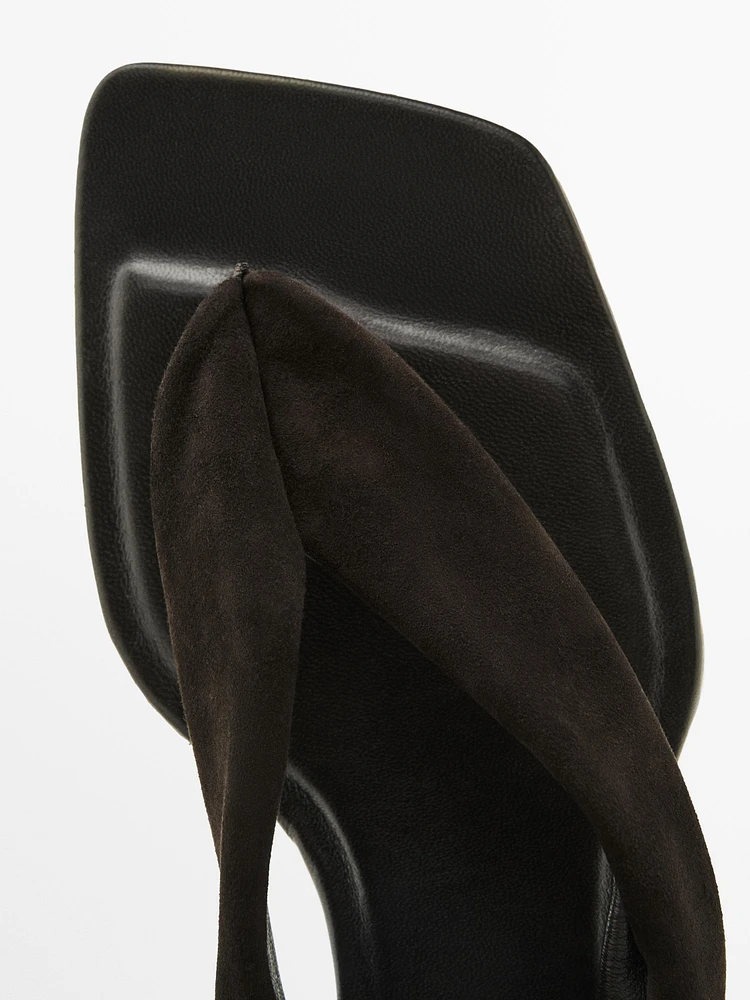 Sandales plates en daim - Limited Edition