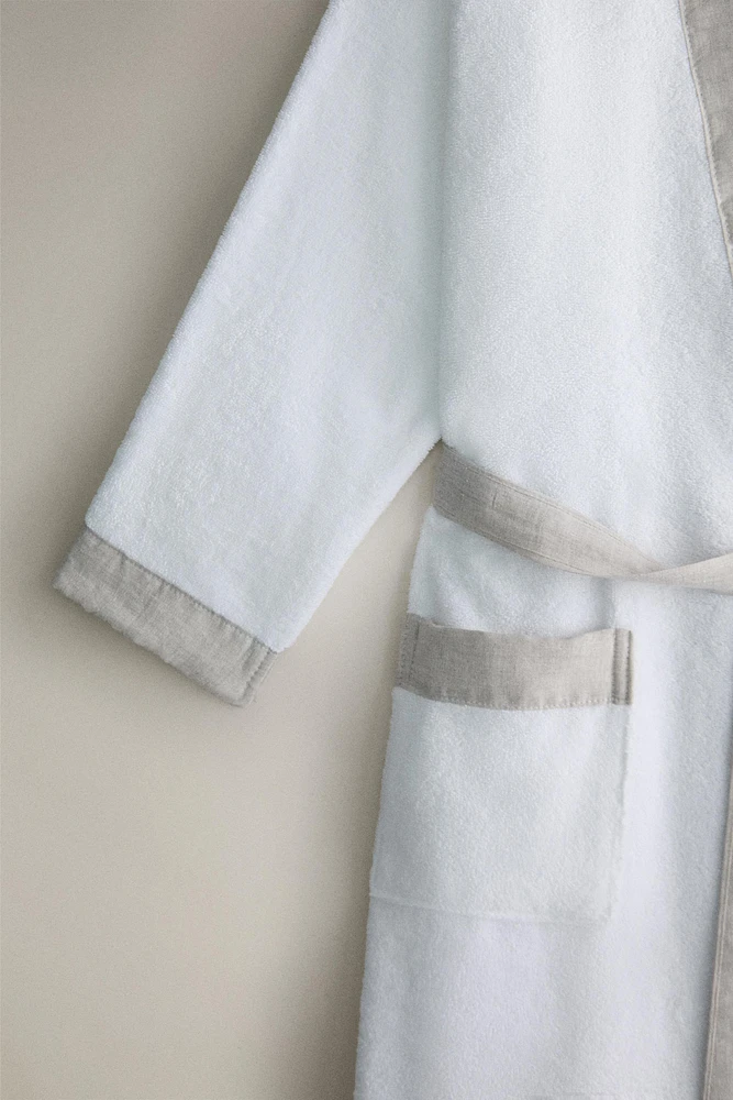 (420 GXM²) COTTON LINEN BATHROBE