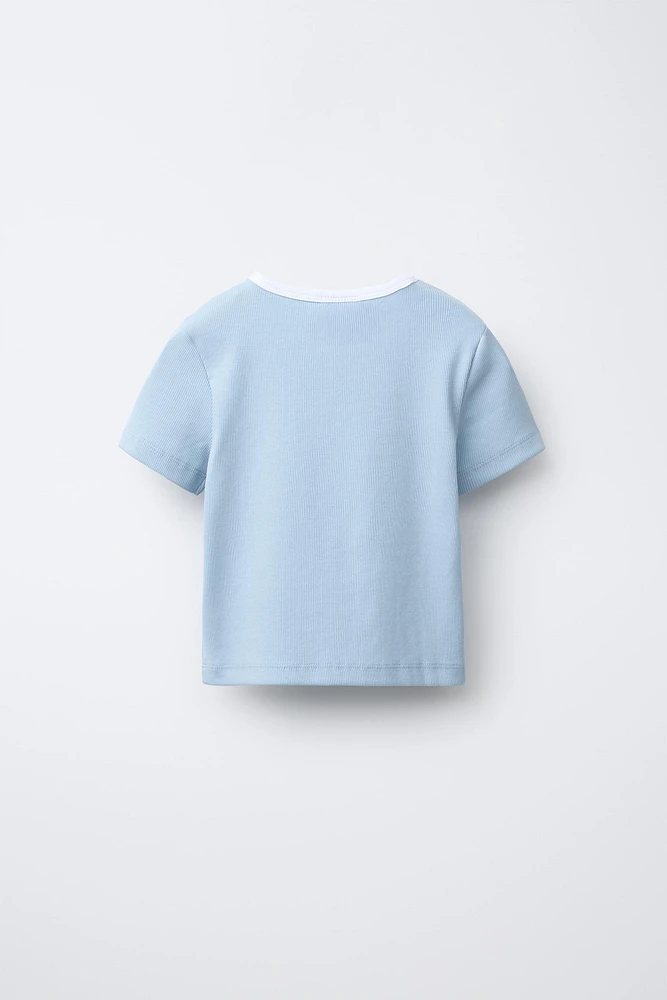 CONTRAST TEXT RIBBED T-SHIRT