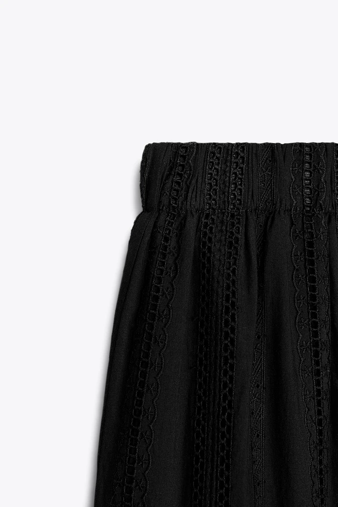 JUPE MIDI BRODERIES PERFORÉES