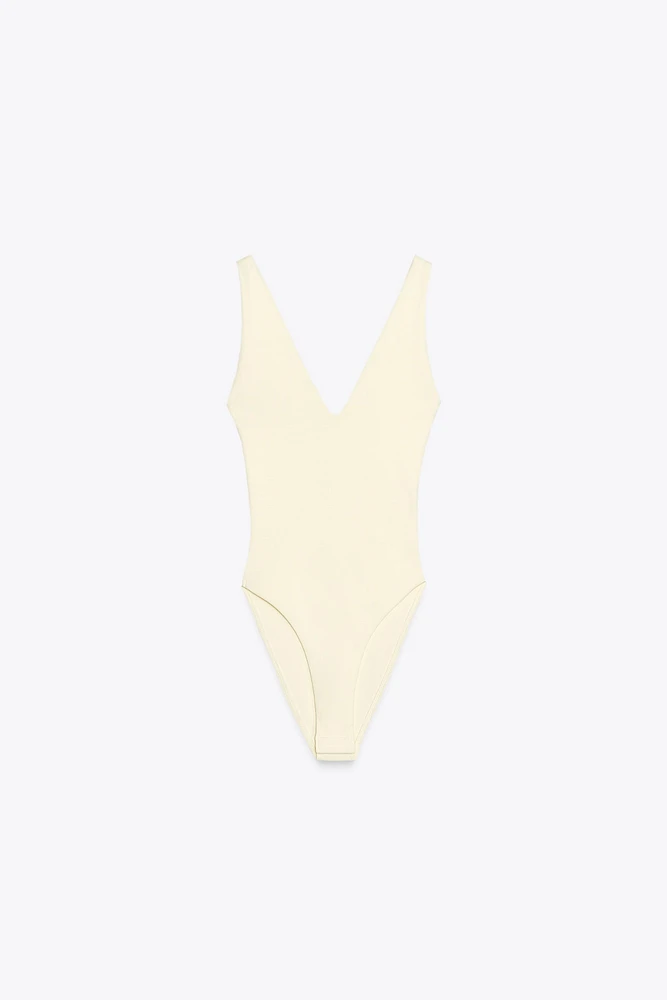 BODY DÉCOLLETÉ EN V