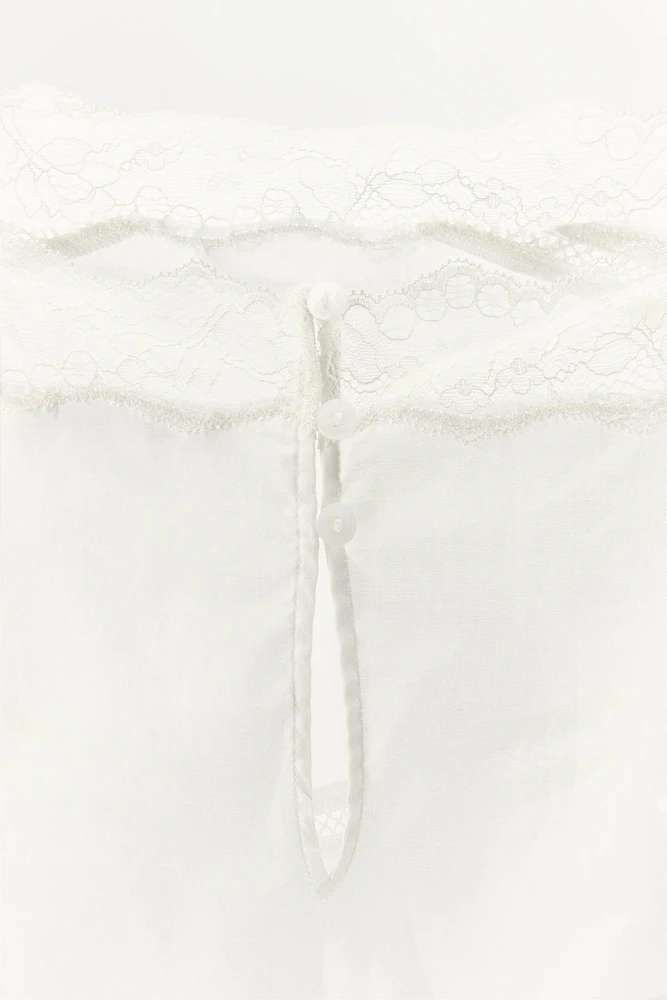 TOP DENTELLE ENTRE-DEUX
