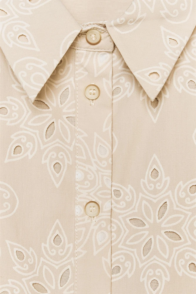 ROBE BRODERIES PERFORÉES ENDUITES
