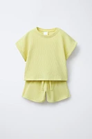 ENSEMBLE T-SHIRT ET BERMUDA GAUFRÉ