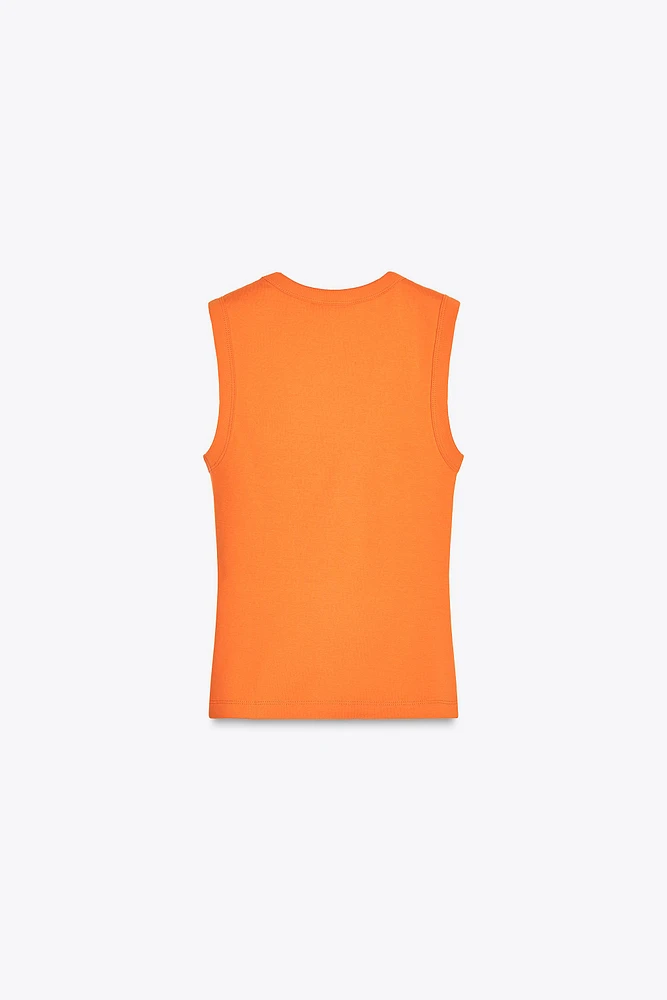 T-SHIRT DÉCOLLETÉ EN V