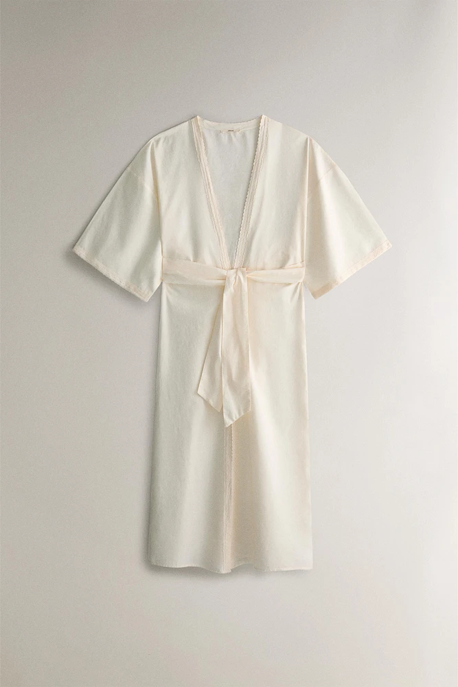 COTTON LACE ROBE WITH SEAMS