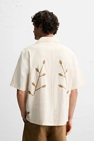 CONTRAST EMBROIDERY SHIRT