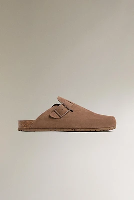 SABOTS EN CUIR BOUCLE