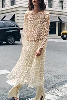 ROBE LONGUE À PAILLETTES
