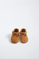 CHAUSSURES AJOURÉES EN CUIR