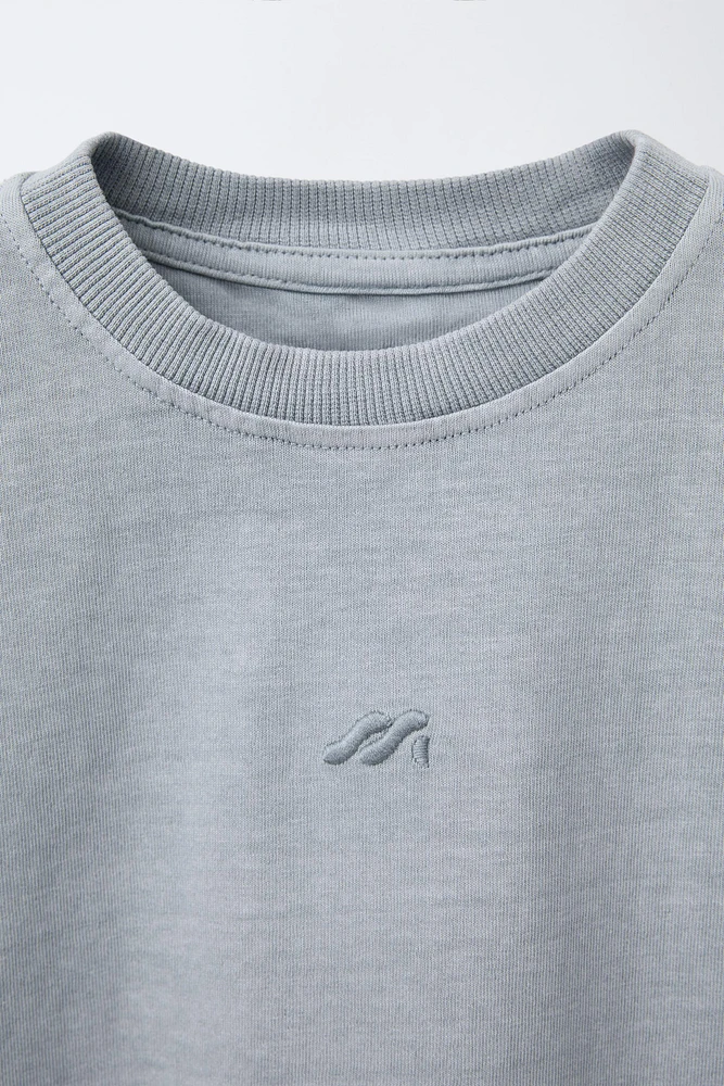 GARMENT DYE EMBROIDERED LOGO T-SHIRT