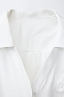 CHEMISE AVEC APPLIQUÉ FLEUR
