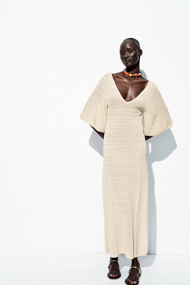 ROBE LONGUE EN MAILLE POINTELLE