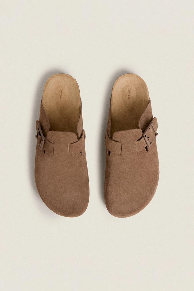 LEATHER CLOGS WITH BUCKLE