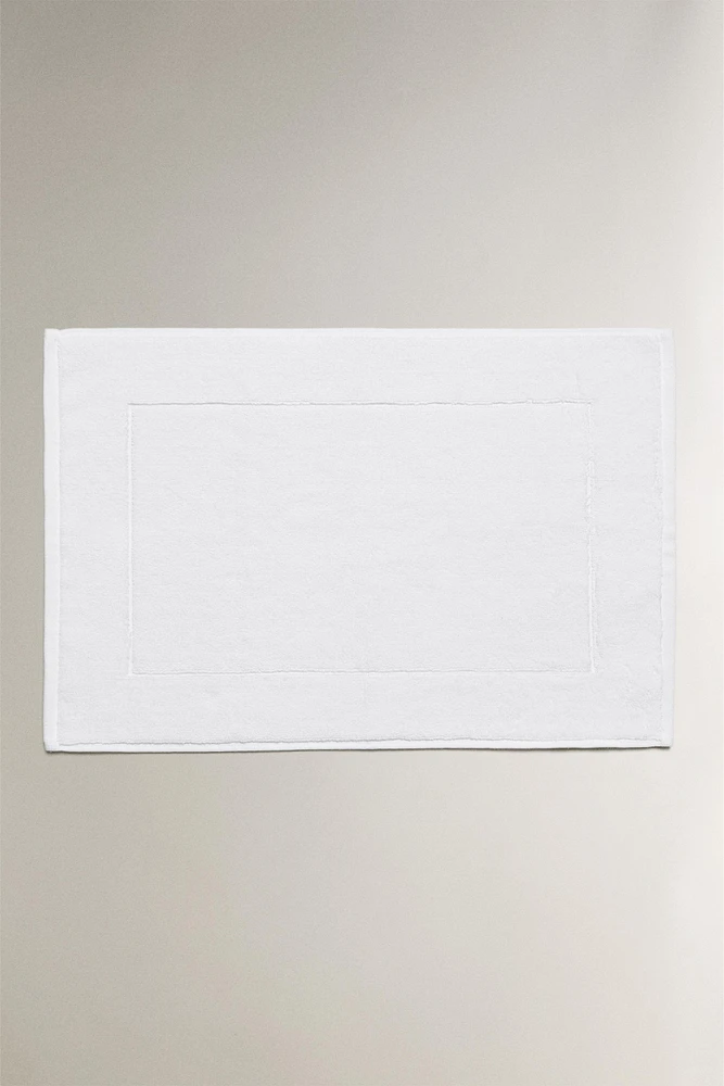 EXTRA-SOFT BATH MAT