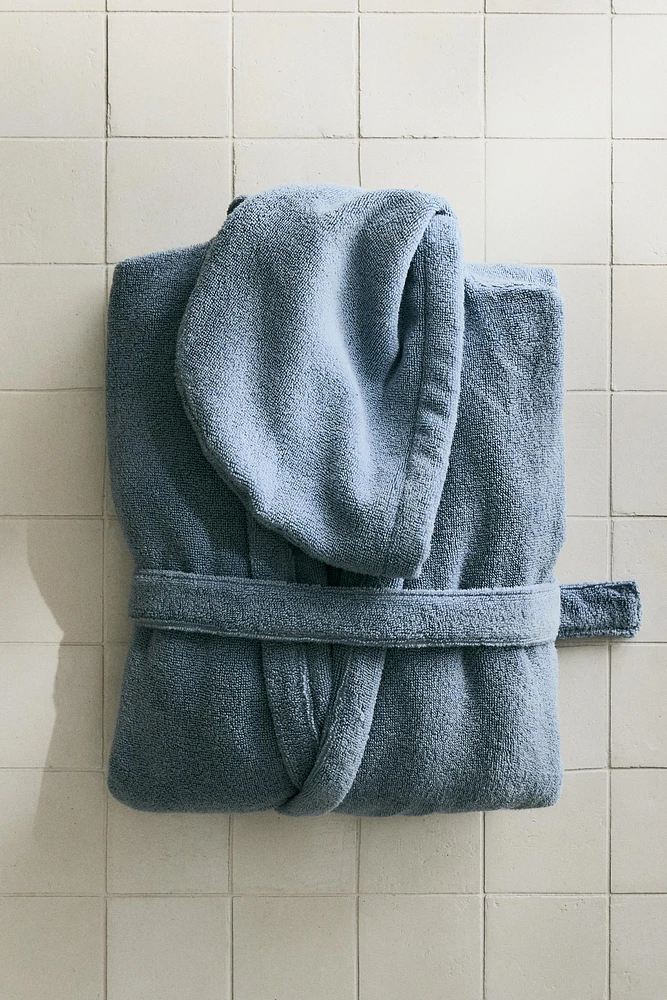 EXTRA SOFT HOODED BATHROBE (380 GXM²)