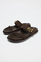 BUCKLE SANDALS