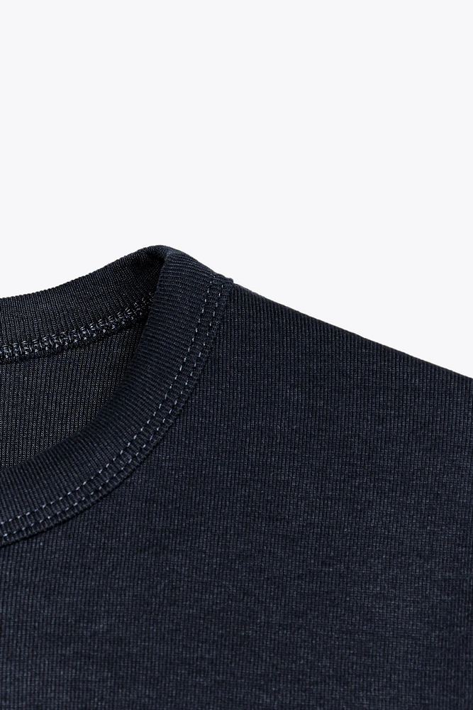 BACK SEAMED T-SHIRT