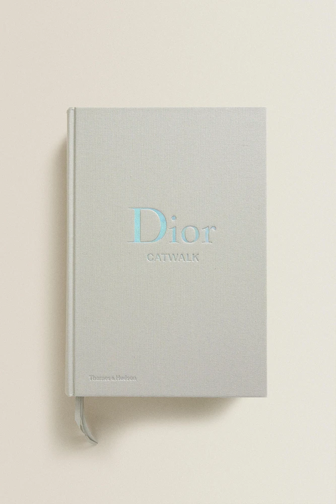 LIVRE DIOR CATWALK